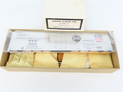 Kit Athearn de 2 rieles escala O 0105 PFE Pacific Fruit Express 40' refrigerador #45698 | Condition: Used