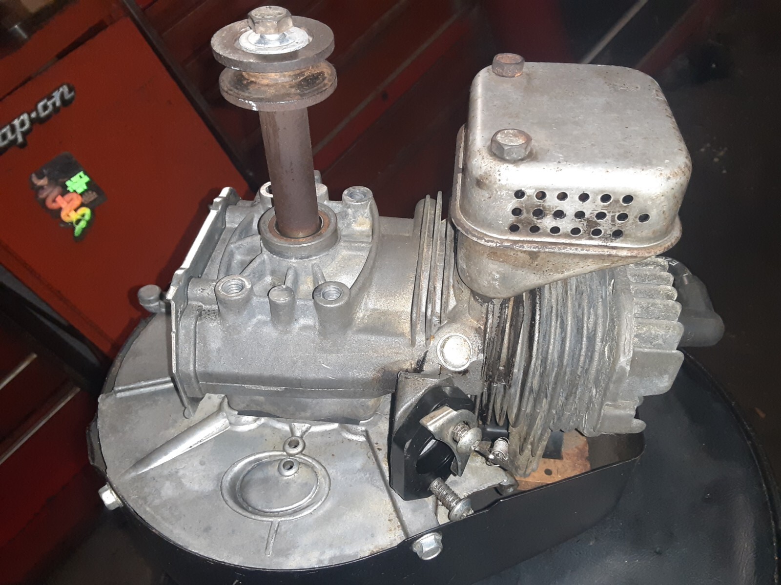 Ariens SS322 Snowblower 2 Cycle Tecumseh Engine. HSK600. 3hp. Single