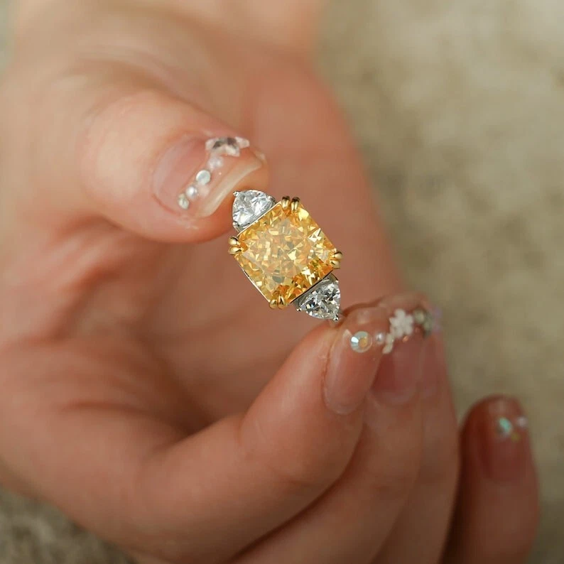 Anillo de topacio amarillo corte princesa, anillo de tres piedras de plata 925, anillo de propuesta Foto 2 de 4