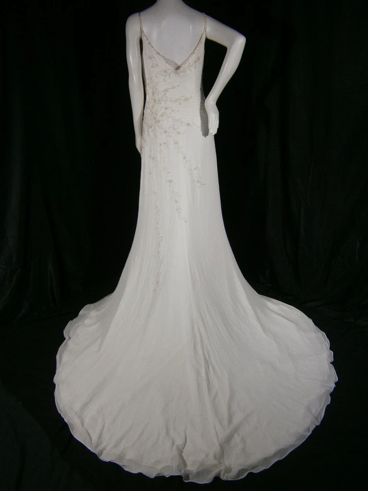 Vestido de novia Venus 12 correas bordadas con cuentas de gasa dorada marfil y lentejuelas doradas Foto 3 de 4