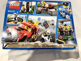 LEGO CITY: Tow Truck Trouble (60137) Full Set