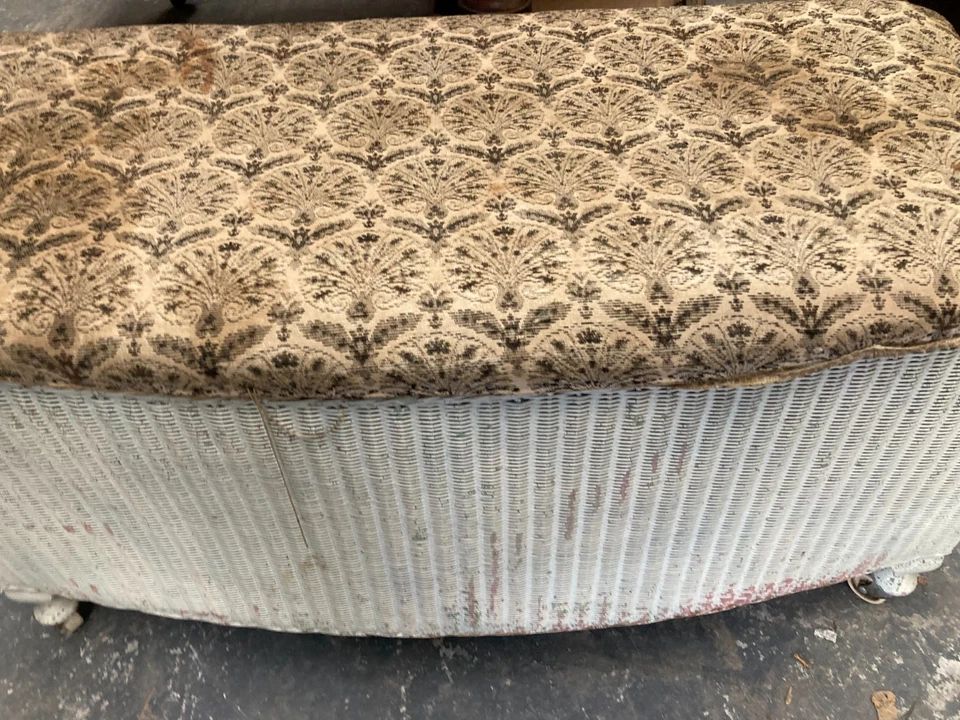 Vintage Lloyd Loom Lusty Woven Wicker Ottoman Blanket Storage Box on Wheels - Image 3 of 4