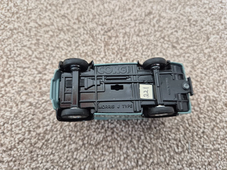 CORGI CLASSICS 1/43 MORRIS J TYPE ELECTRICITY VAN DIECAST MODEL - Image 3 of 3