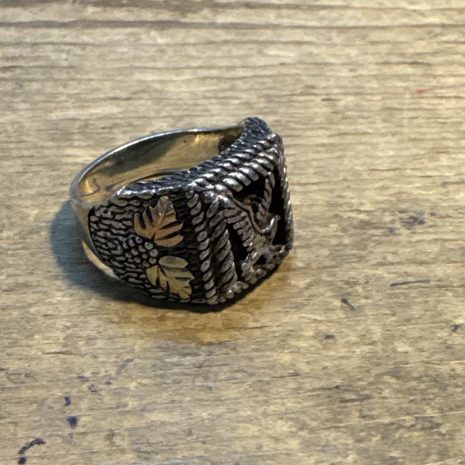 Black Hills Gold Men's Sterling Silver and 10K Gold Onyx Eagle Ring Size 11.5 - Image 3 of 4
