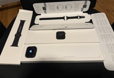 Apple Watch 6 44mm Space Gray Aluminum Case GPS+Cellular - Unlocked -65% battery