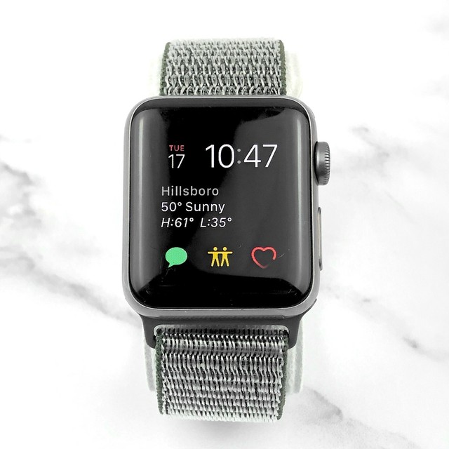 space grey aluminium case with black sport loop