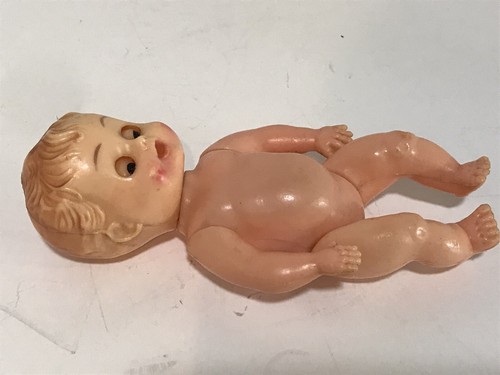 Muñeca bebé desnuda de plástico vintage de 5 1/2"" con ojos azules parpadeantes hecha en Hong Kong - Imagen 7 de 10
