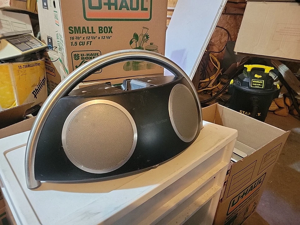 Sistema de Altavoces Portátil Harman Kardon Go+Play Boombox Alto Rendimiento para IPOD Foto 2 de 4