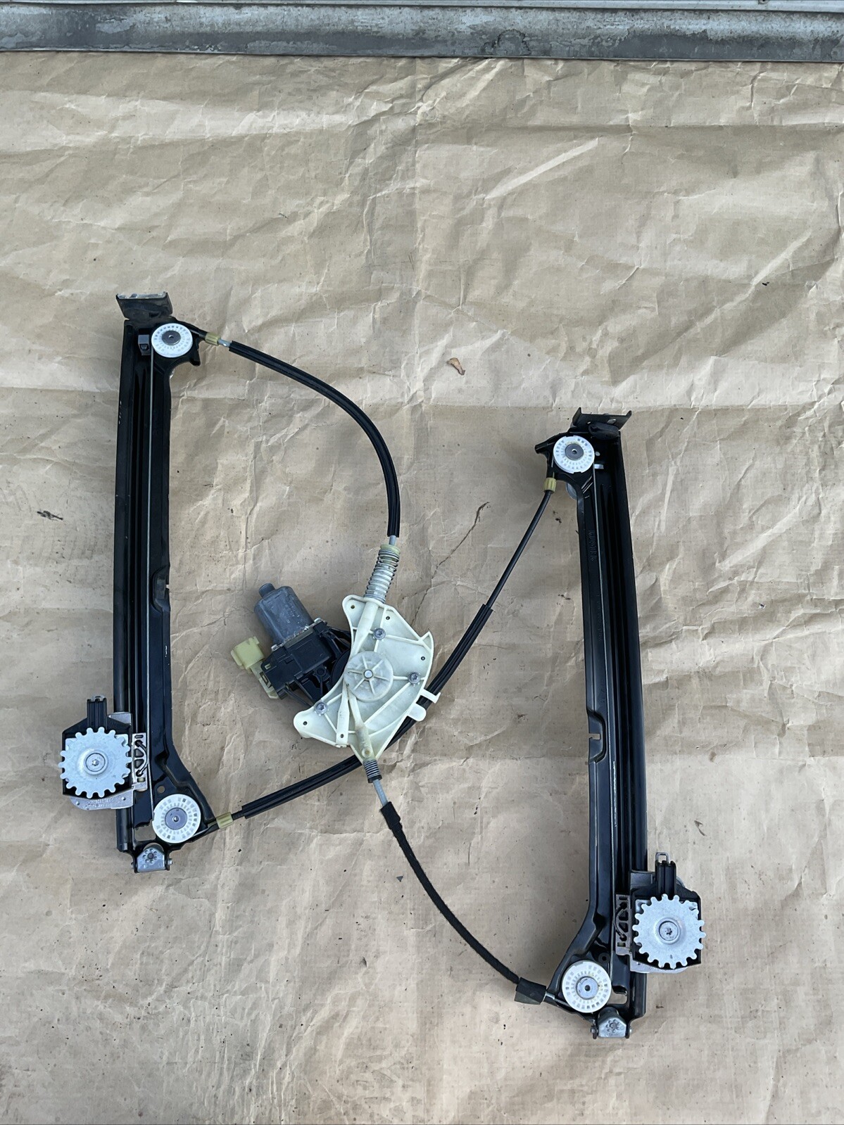 14-22 MASERATI QUATTROPORTE FRONT RIGHT DOOR WINDOW REGULATOR MOTOR OEM 19K