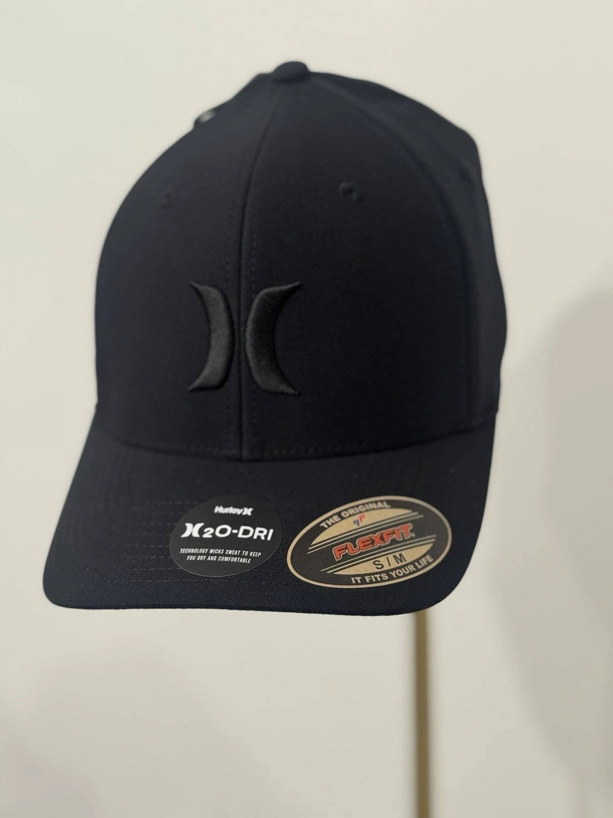 NWT Hurley Black On Black Curved Brim Flexfit Hat - Dri Fit - SZ S/M
Opens in a new window or tab