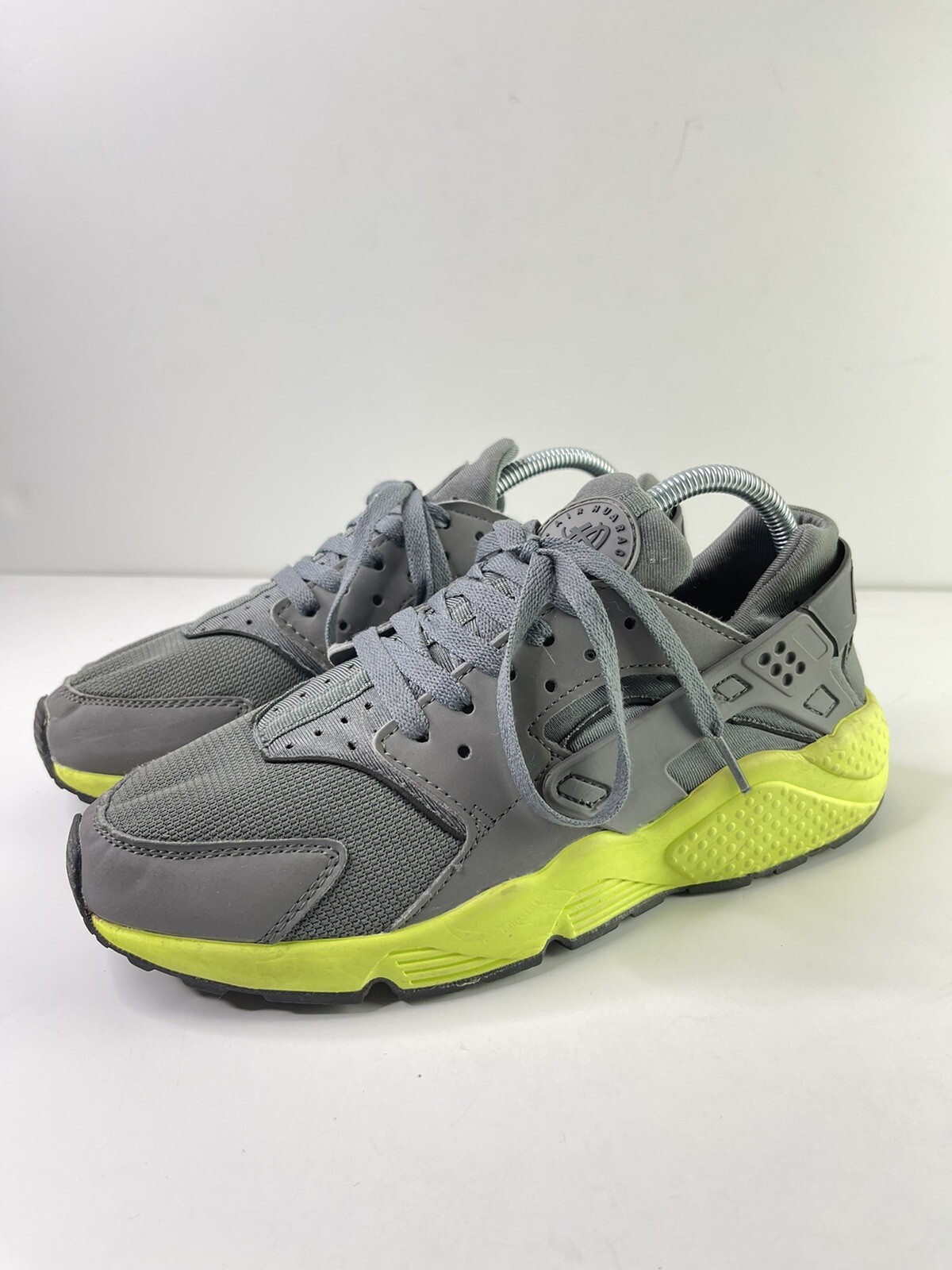 NIKE Mens Huarche Wolf Grey Volt Running Shoes 8.5 Gem