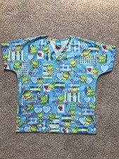 Womens Medical Scrub Top V-Neck Frogs Blue and Green Small