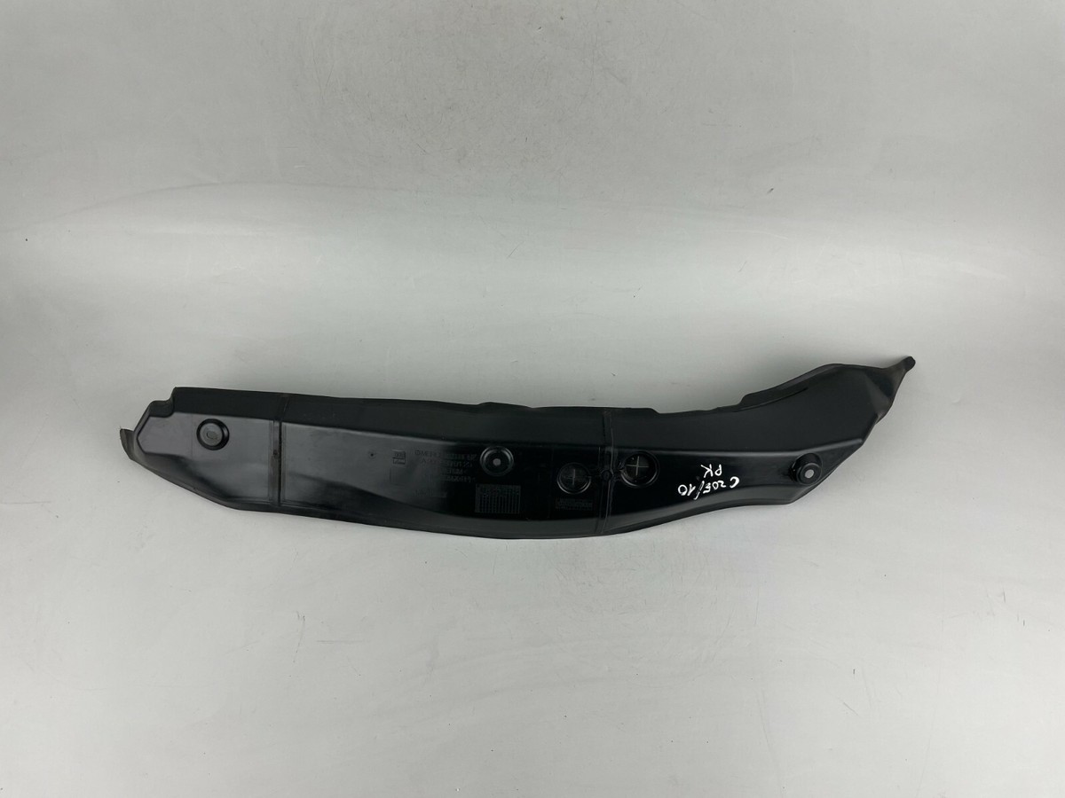 Mercedes Benz C Class W205 Front Left Side Fender Rubber Seal Trim 
