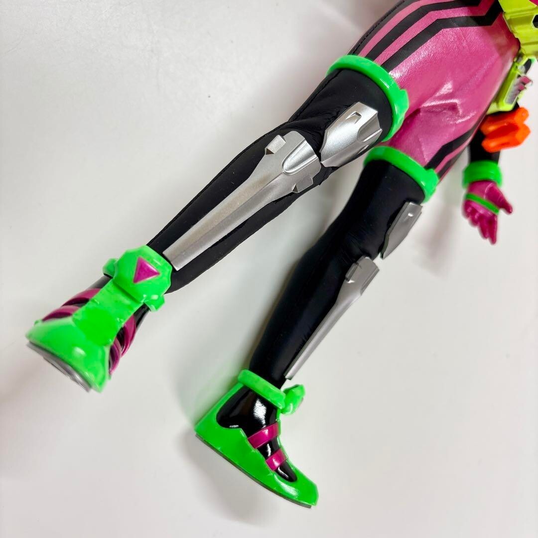 Real Action Heroes No.769 RAH GENESIS Kamen Rider Ex-Aid Figure