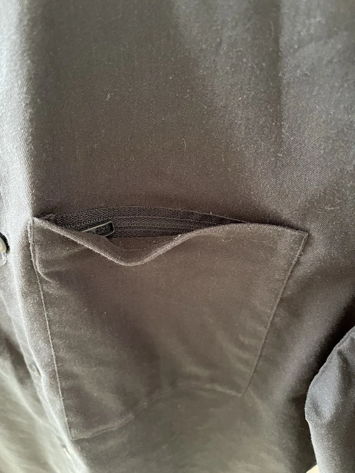 Lululemon Men's Long Sleeve Mens Dark Gray Button up Shirt Size Med - Image 3 of 4