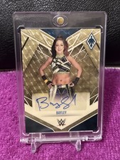 2023 PANINI CHRONICLES WWE PHOENIX BAYLEY GOLD VINYL PRIZM AUTO AUTOGRAPH #d 1/1