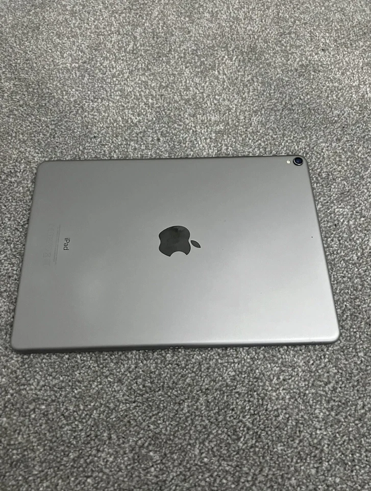 iPad Pro 10.5” 2017 2nd Gen 256gb Space Grey - Image 2 of 4