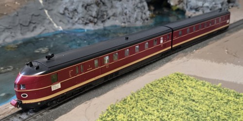 Kato Dieseltriebzug VT / SVT 04 analog für Märklin 30704 | Condition: Gebraucht