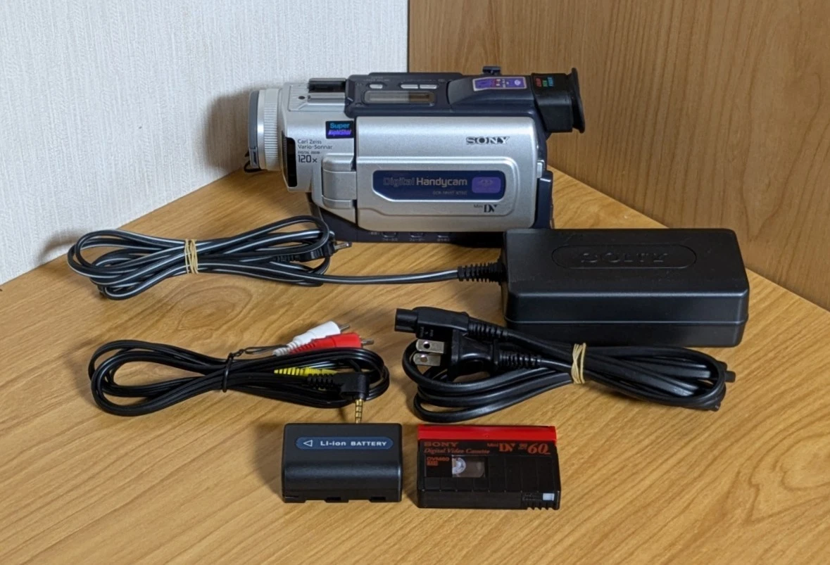SONY DCR-TRV17 Handycam Camcorder NightShot MiniDV Japanese only