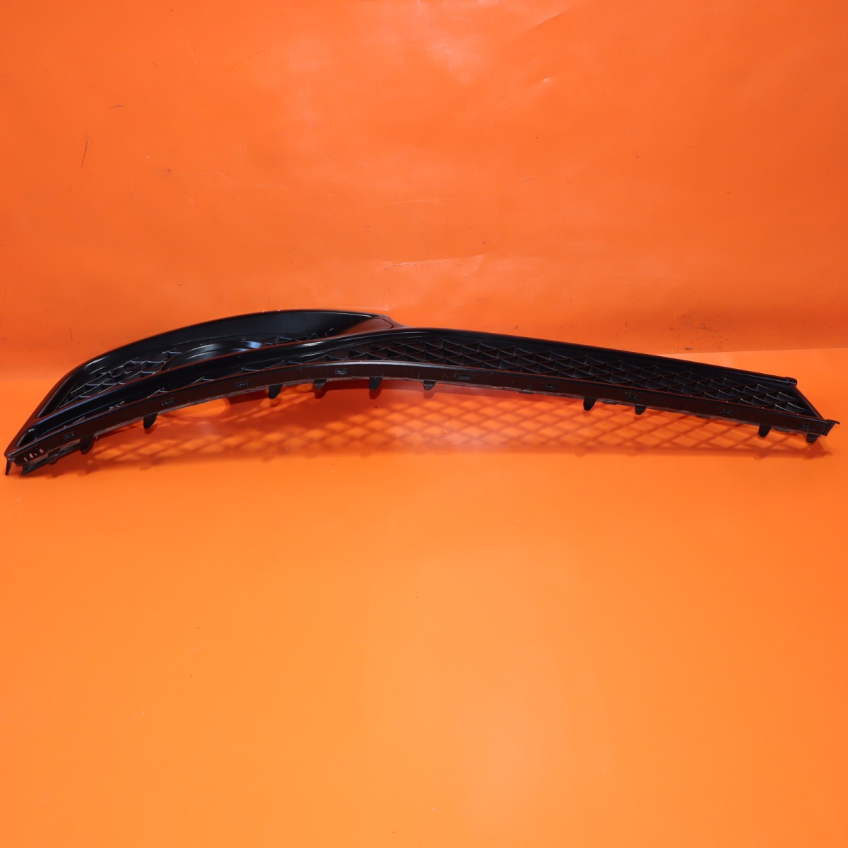 BENTLEY FLYING SPUR GRILLE RIGHT LOWER BUMPER 2020 2021 2022 2023 3SE807684 OEM