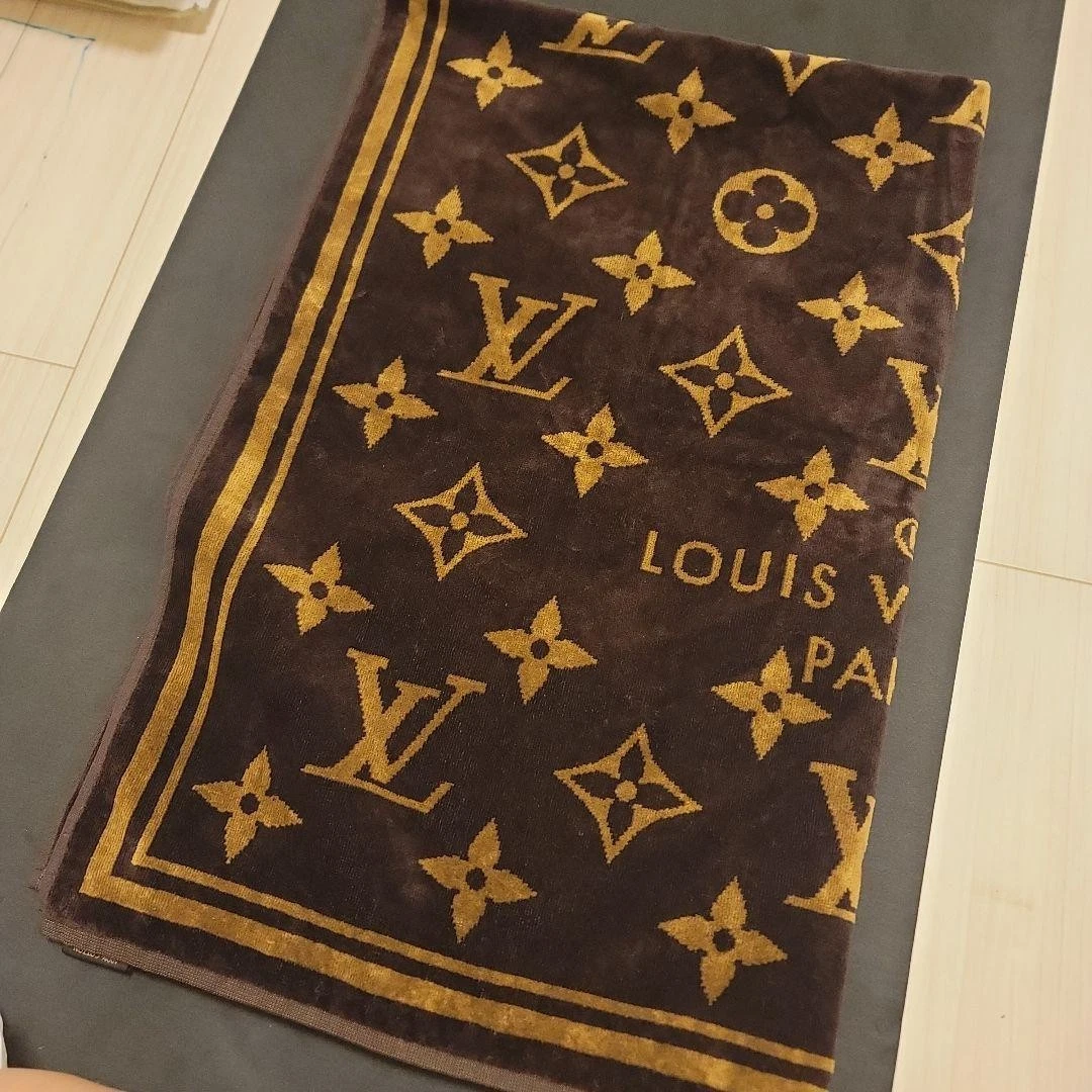 LOUIS VUITTON ルイヴィトン　ビーチタオル　イエロー　【SALE】 LOUIS VUITTON ルイヴィトン ビーチタオル イエロー 【SALE】