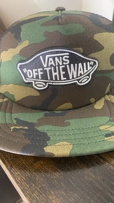 Vans "OFF THE WALL" CAMO TRUCKER HAT - NEW - Image 1 of 4