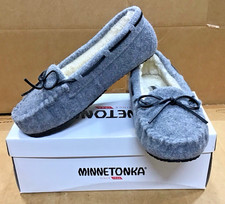 Minnetonka Moccasin Women  s Fabric Britt Trapper Grey