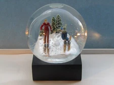 Skiers Cool Snow Globe Skiing 2019