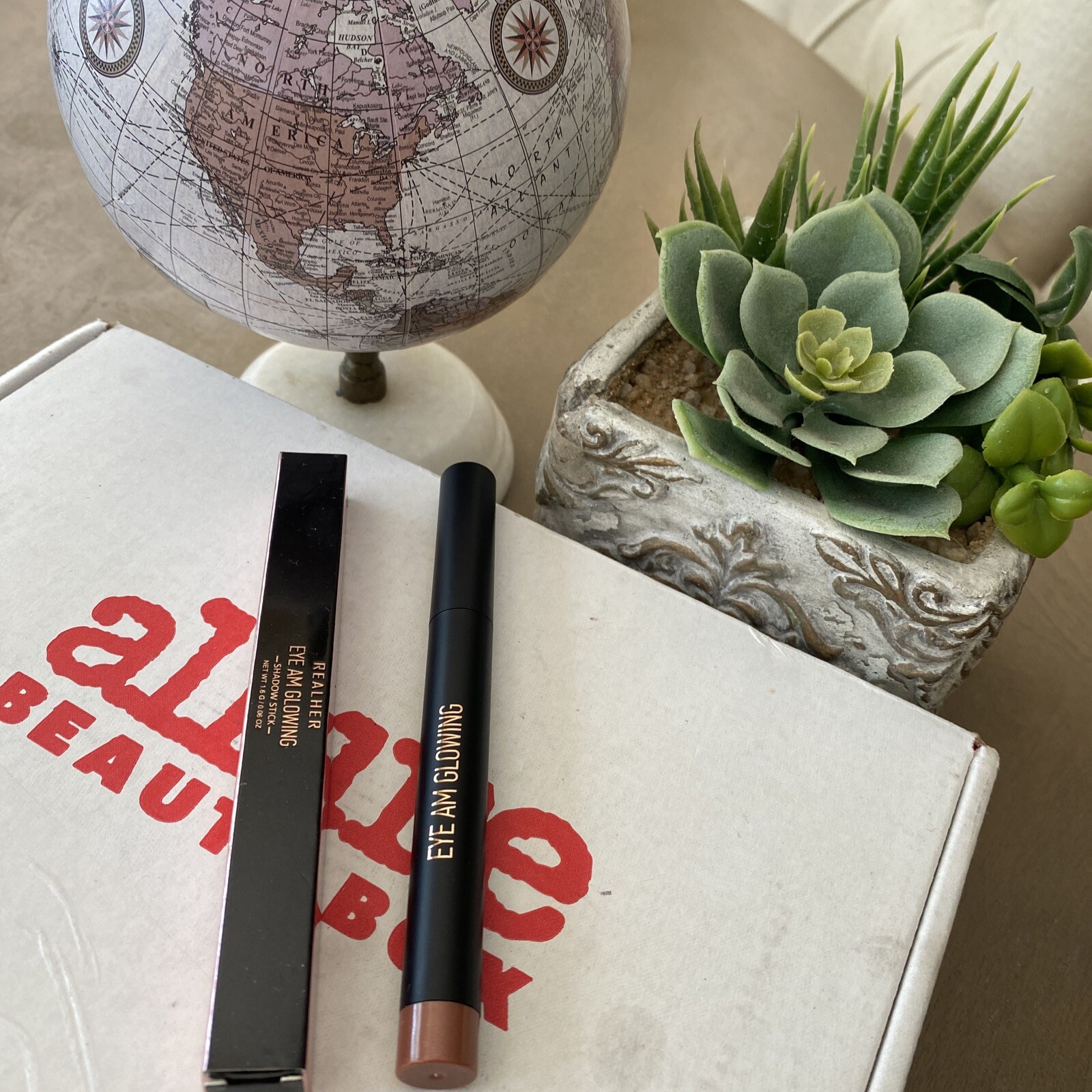 Realher Eye Am Glowing Shadow Stick Rose Shimmer 1.8 g /.06 oz Full