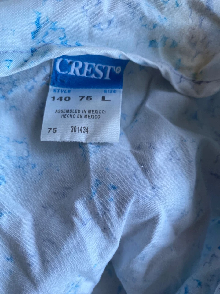 Crest lab coat size large white with clover pattern - Image 2 of 3