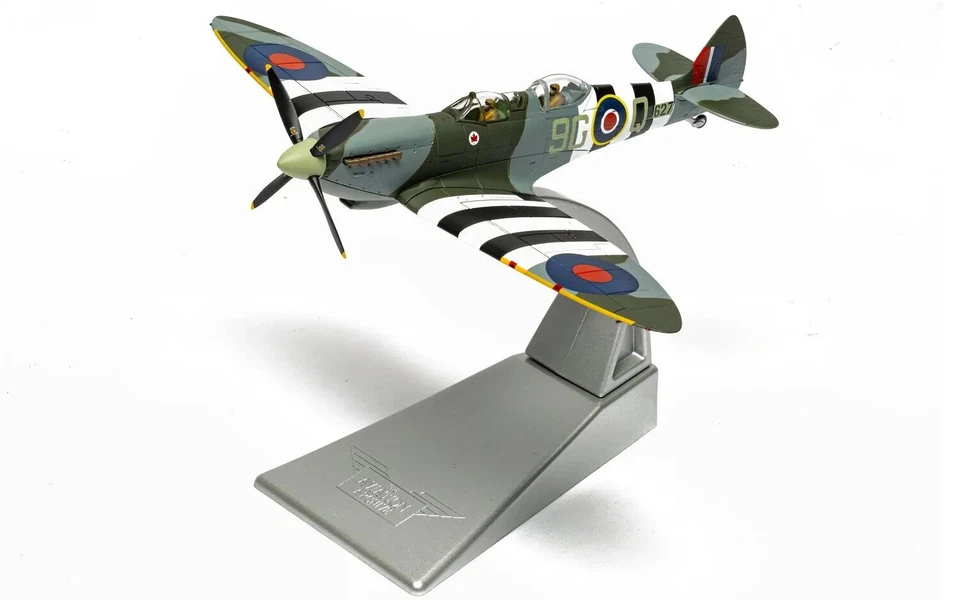 Corgi Supermarine Spitfire T.9 -Biggin Hill Heritage 1:72 Scale Airplane AA29202 - Image 2 of 3