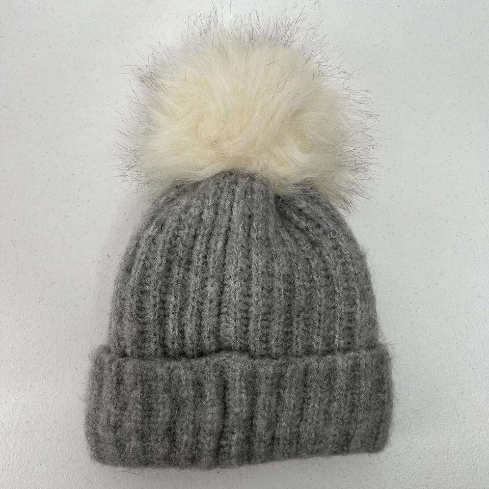 Gorro para bebé talla inicial gris piel sintética pompón bebé niña invierno Foto 3 de 4