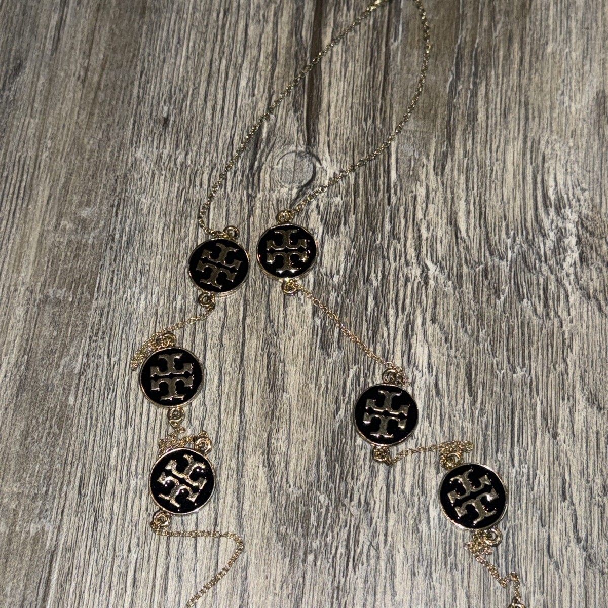 【kirakira⭐︎ 】yori shirocon clover ジレ Tory Burch Kira Clover Station necklace - Black And Gold Tone | eBay