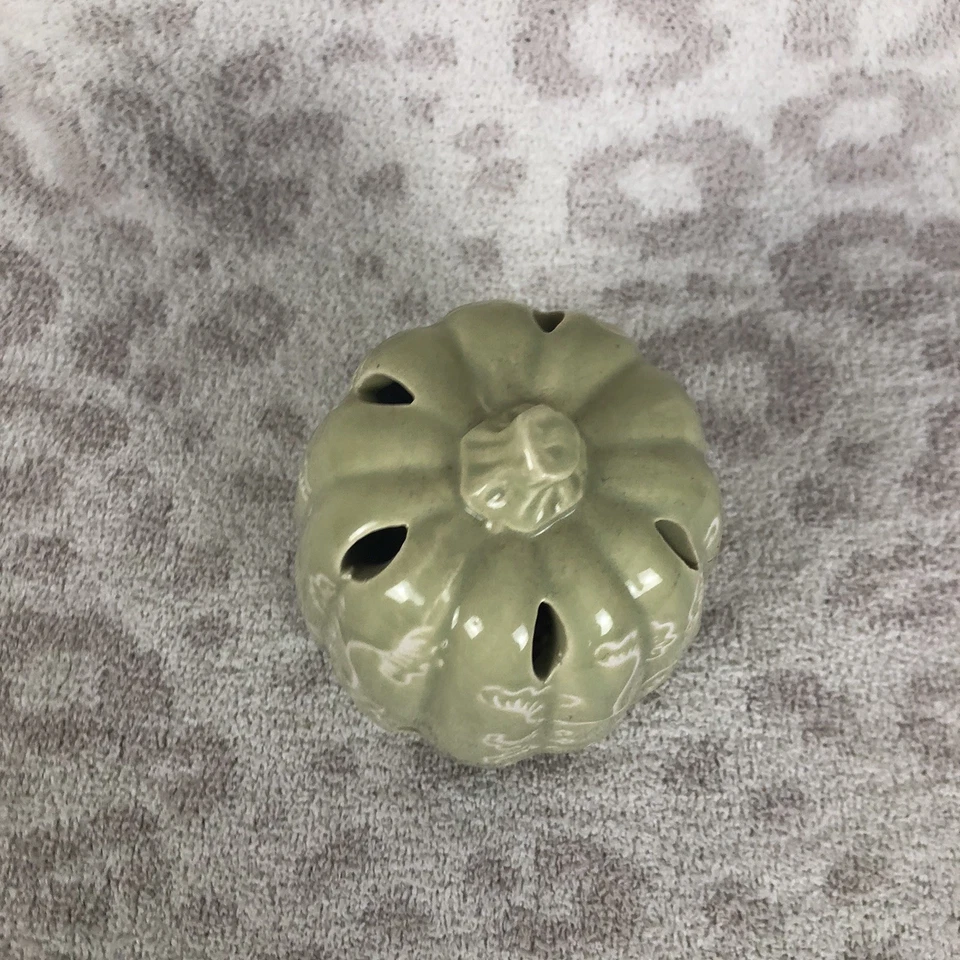 Tarro de calabaza de cerámica verde salvia clásico de 6" candelabro popurrí Foto 3 de 4