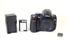 NIKON D5000 DSLR Camera Body 12.3MP with body cap, battery, SD card and charger