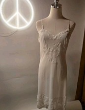 Henson Kickernick Vintage Cream Lily Lace Slip Size 34 / Small