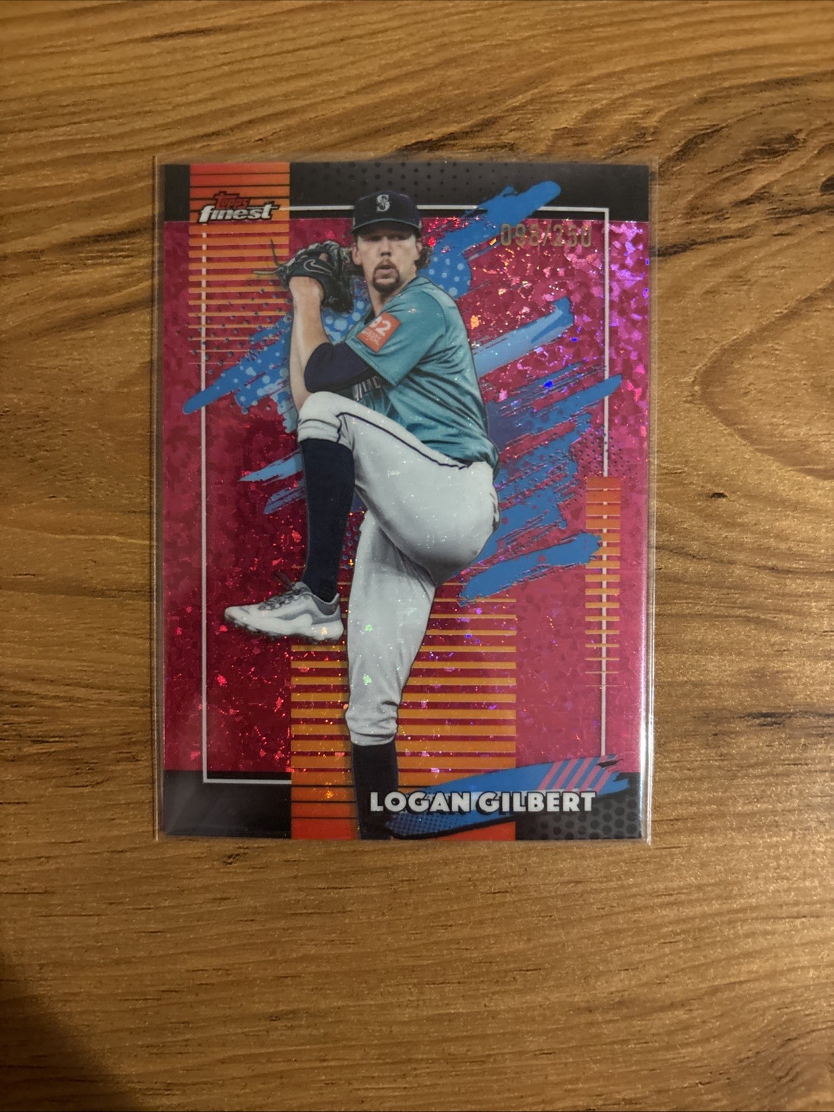 Logan Gilbert 2026 Topps Finest UNCOMMON Pink Mini Diamond /250 - #165