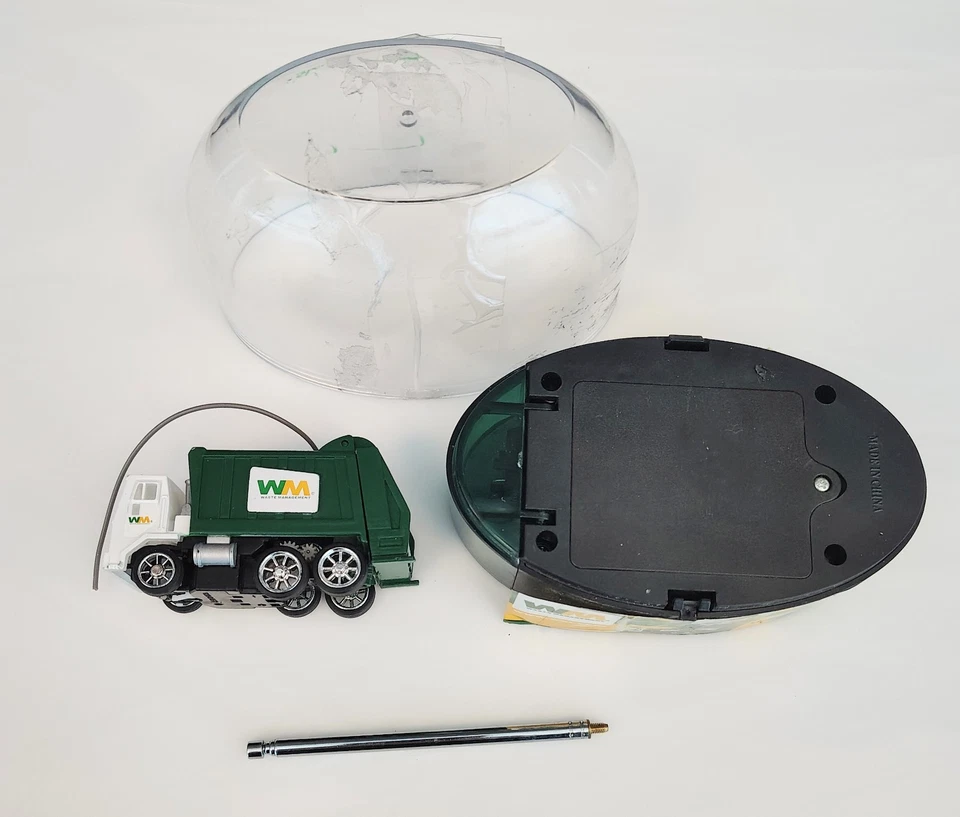 Rare WM 27 MHz RC Garbage Truck – Promo Collectible in Dome Case 3” one of kind - Image 4 of 4