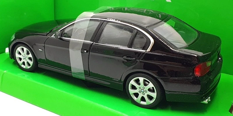 Welly NEX 1/24 Scale Diecast 22465W - BMW 330i - Black - Image 2 of 4
