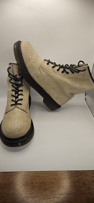 Dr Martens 1460 Snake Effect Boots UK 6 EU 39 Beige Strukturleder 8 Eye