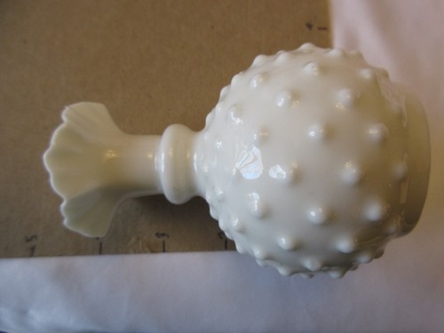 Vintage Ardart Japan Verithin Lenwile Glass Bud Vase Hobnail Milk Glass 4.5" - Picture 7 of 7
