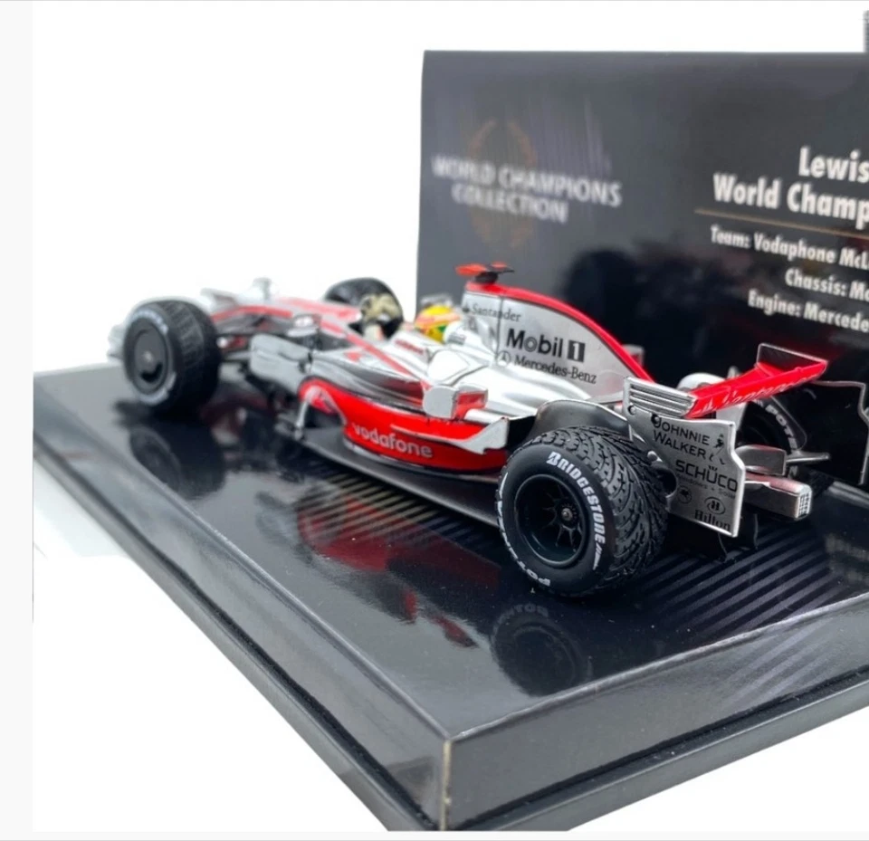 MCLAREN MP4/23 LEWIS HAMILTON WORLD CHAMPION 2008  - Immagine 3 di 4