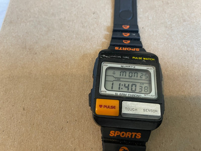 INNOVATIVE TIME PULSE WATCH! VINTAGE DIGITAL RARE ORIGINAL BAND