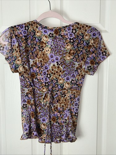 Vintage Babydoll Bluse Junior L lila Blumen Fee launisch Femme Rüschensaum - Bild 5 von 5
