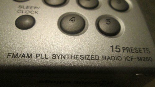 Vintage Sony ICF-M260L FM/LW PPL Synthesized Radio 15 Presets - Picture 4 of 9