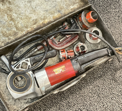 RIDGID 600 Hand-Held Electric Pipe Threader Die Head With  DieS NEEDS NEW CORD