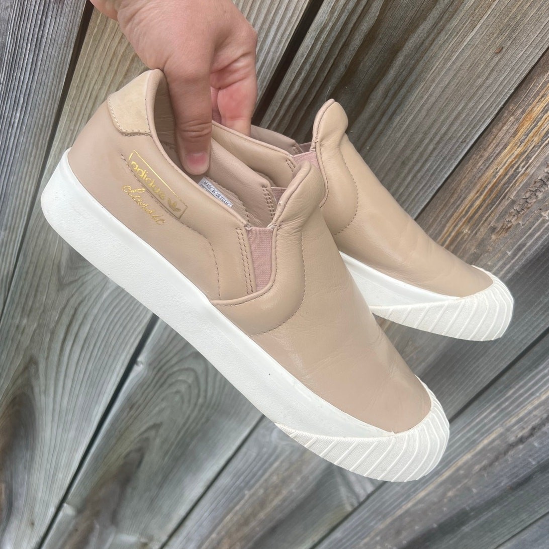 Adidas Everyn Slip-On Ash Pearl, Women’s Size 9.5 Adidas Everyn Slip-On Ash Pearl, Women’s Size 9.5