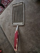  VINTAGE KITCHEN 11 1/4" EKCO RED WOOD HANDLE CHEESE TOMATO EGG SLICER