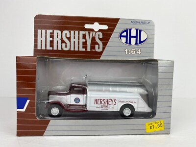 AHL Hersheys Collection Peterbilt 260 Chocolate Syrup Tanker Die Cast 1:64