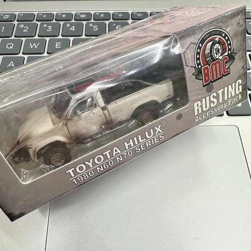 BMC 1:64 Car1980 Toyota Hilux Rusting Matte White RHD 64B0358 - Picture 7 of 7